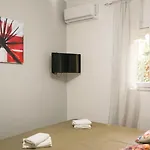 Rael * تْشيفالو