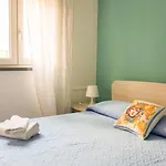 شقة Rael