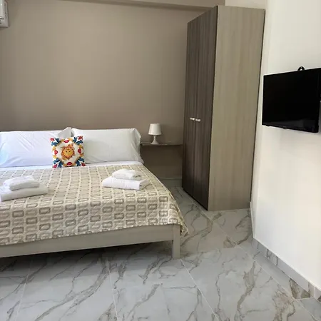 Rael Lejlighed Cefalù